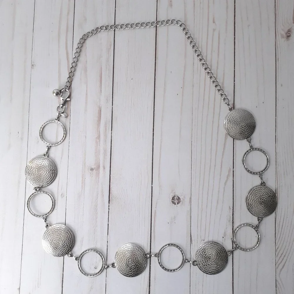 Solid Disc & O-Ring Circle Silvertone Chain Belt